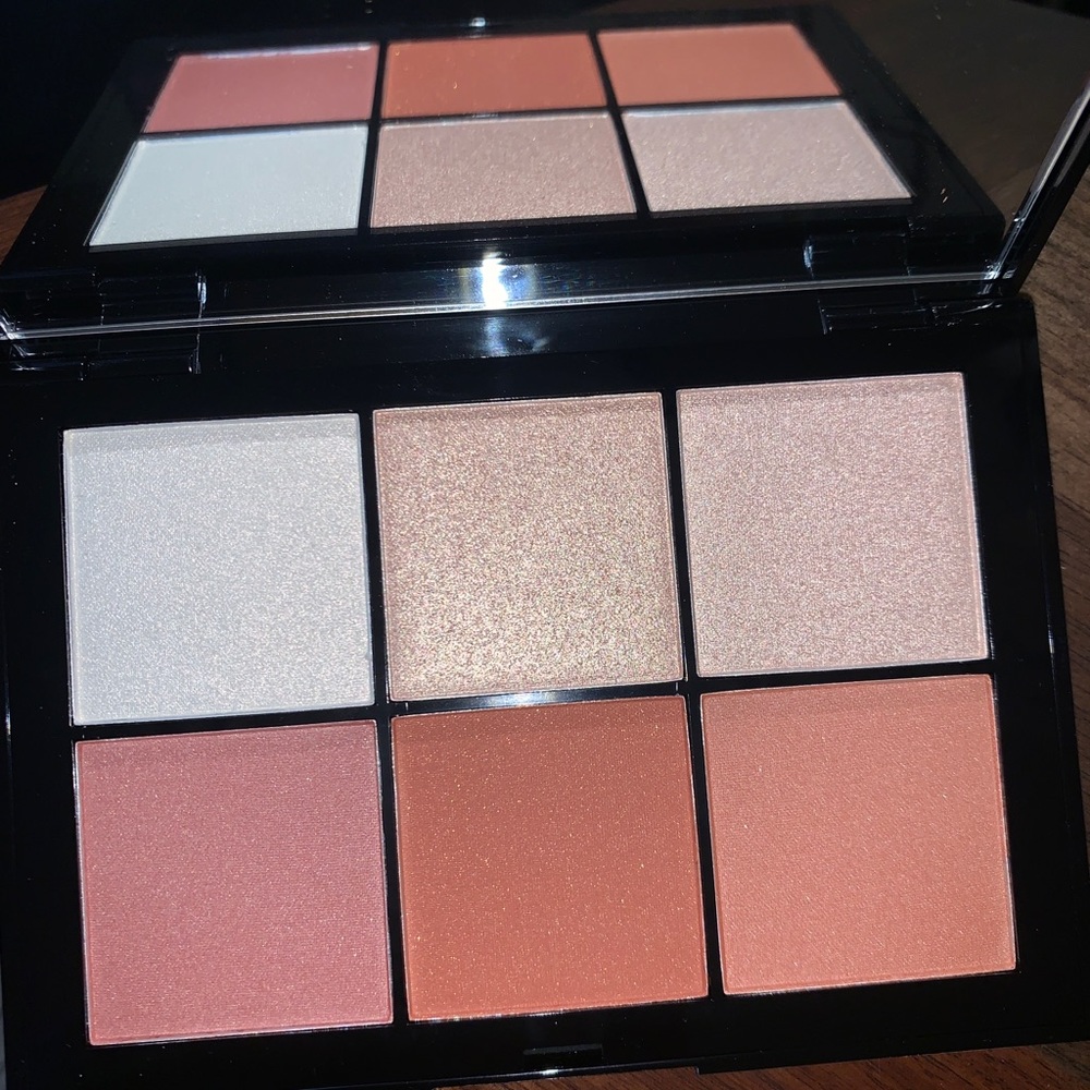 Doucce Posh Powder Palette - Blush/Highlighter Palette